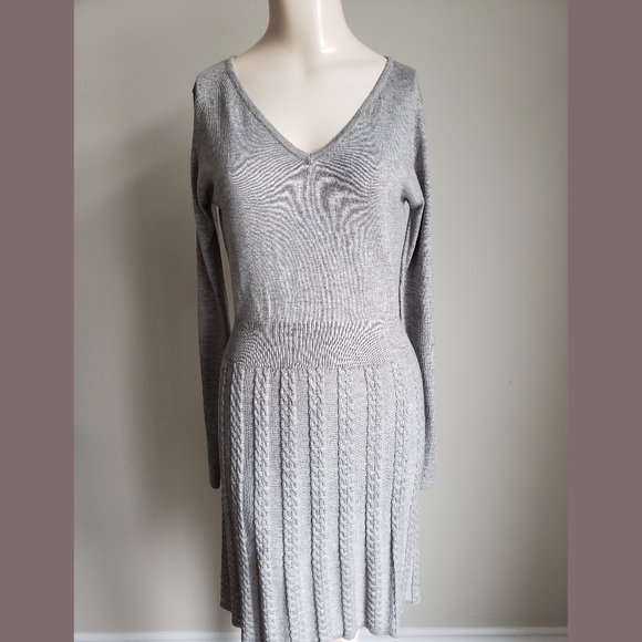 2 for $60 Philip Russel Sweater Dresses NWT - Picture 2 of 15